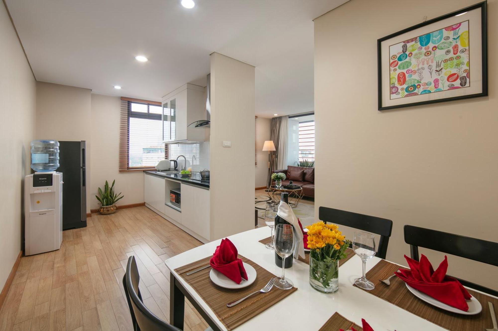 Hb Serviced Apartment - 121B Quan Hoa ハノイ市 エクステリア 写真