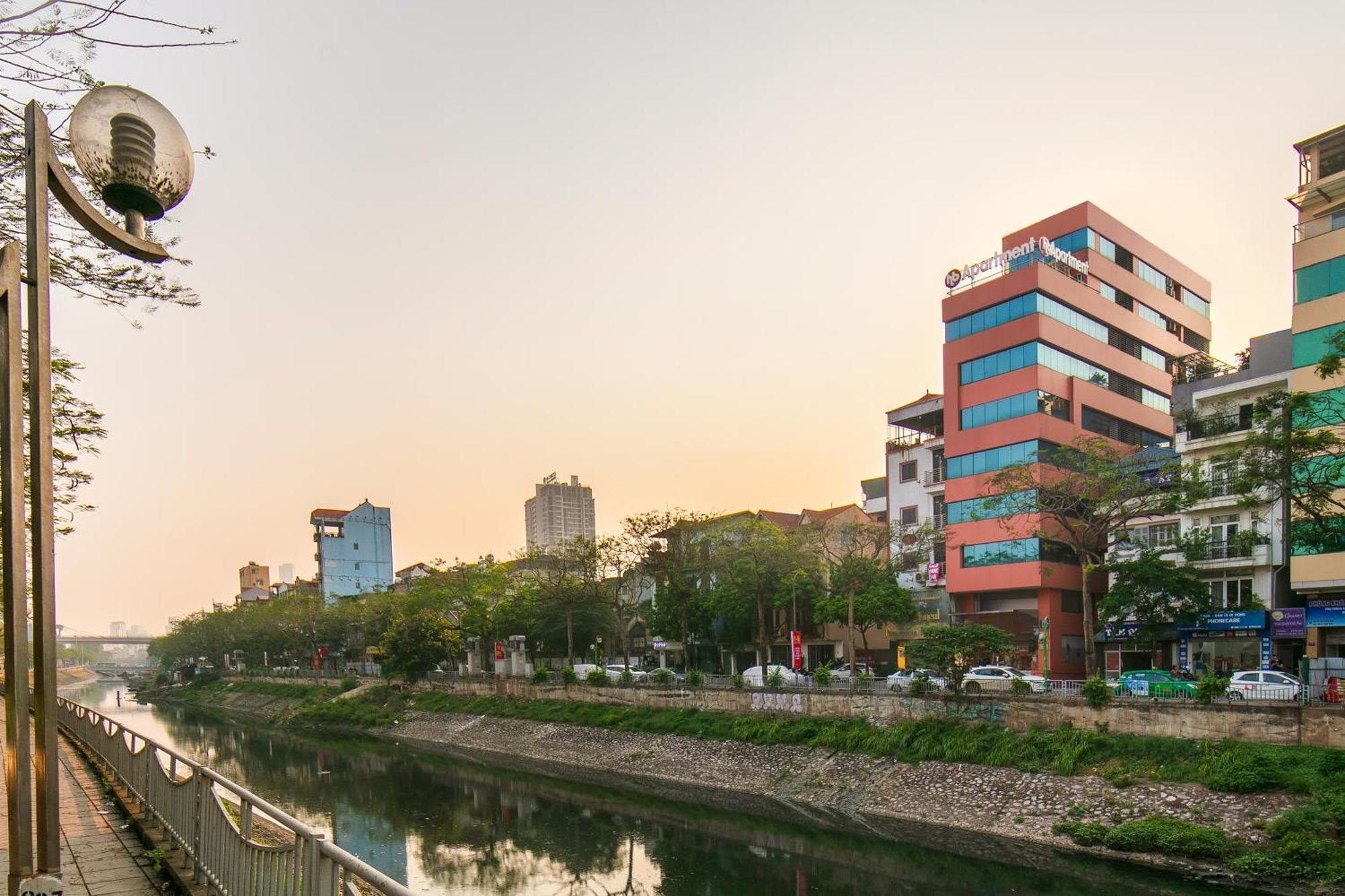 Hb Serviced Apartment - 121B Quan Hoa ハノイ市 エクステリア 写真