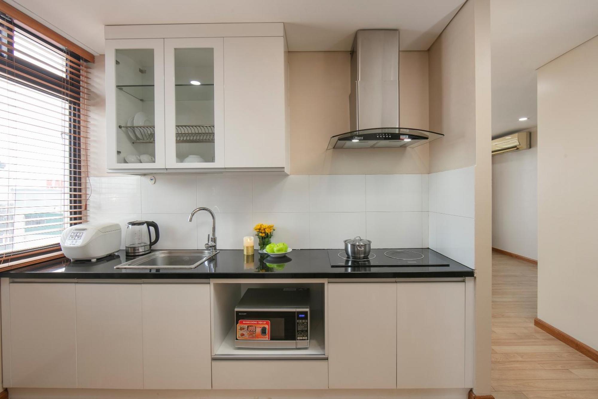 Hb Serviced Apartment - 121B Quan Hoa ハノイ市 エクステリア 写真