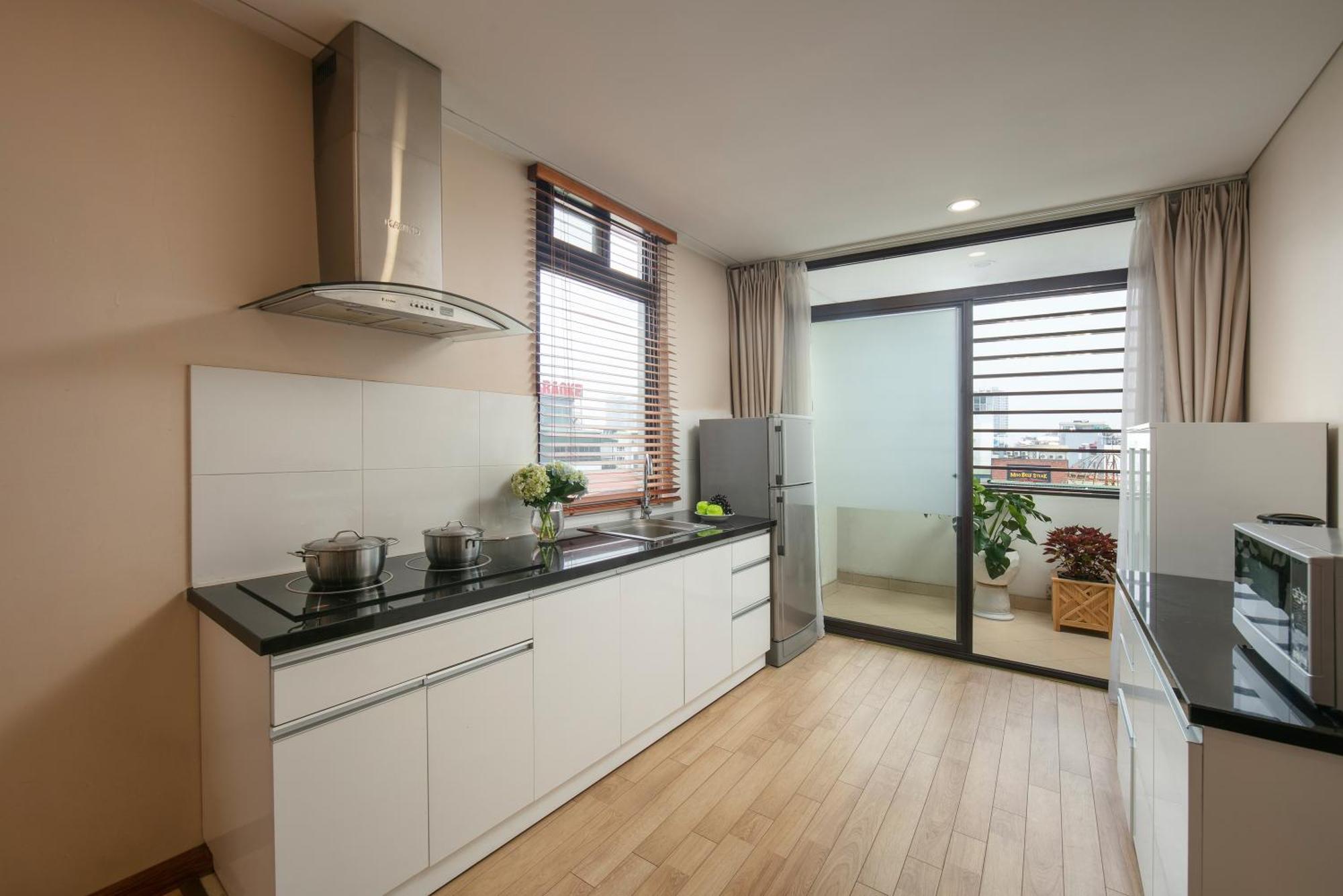 Hb Serviced Apartment - 121B Quan Hoa ハノイ市 エクステリア 写真