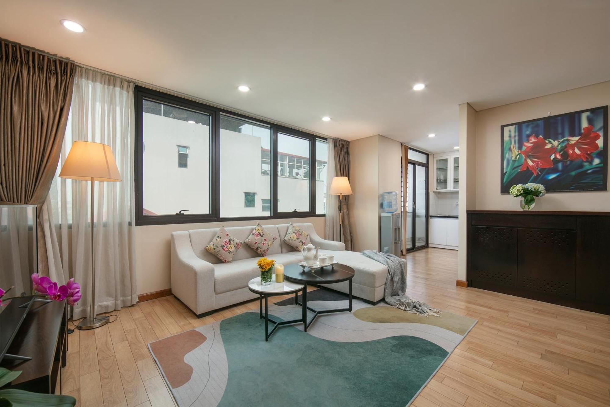 Hb Serviced Apartment - 121B Quan Hoa ハノイ市 エクステリア 写真