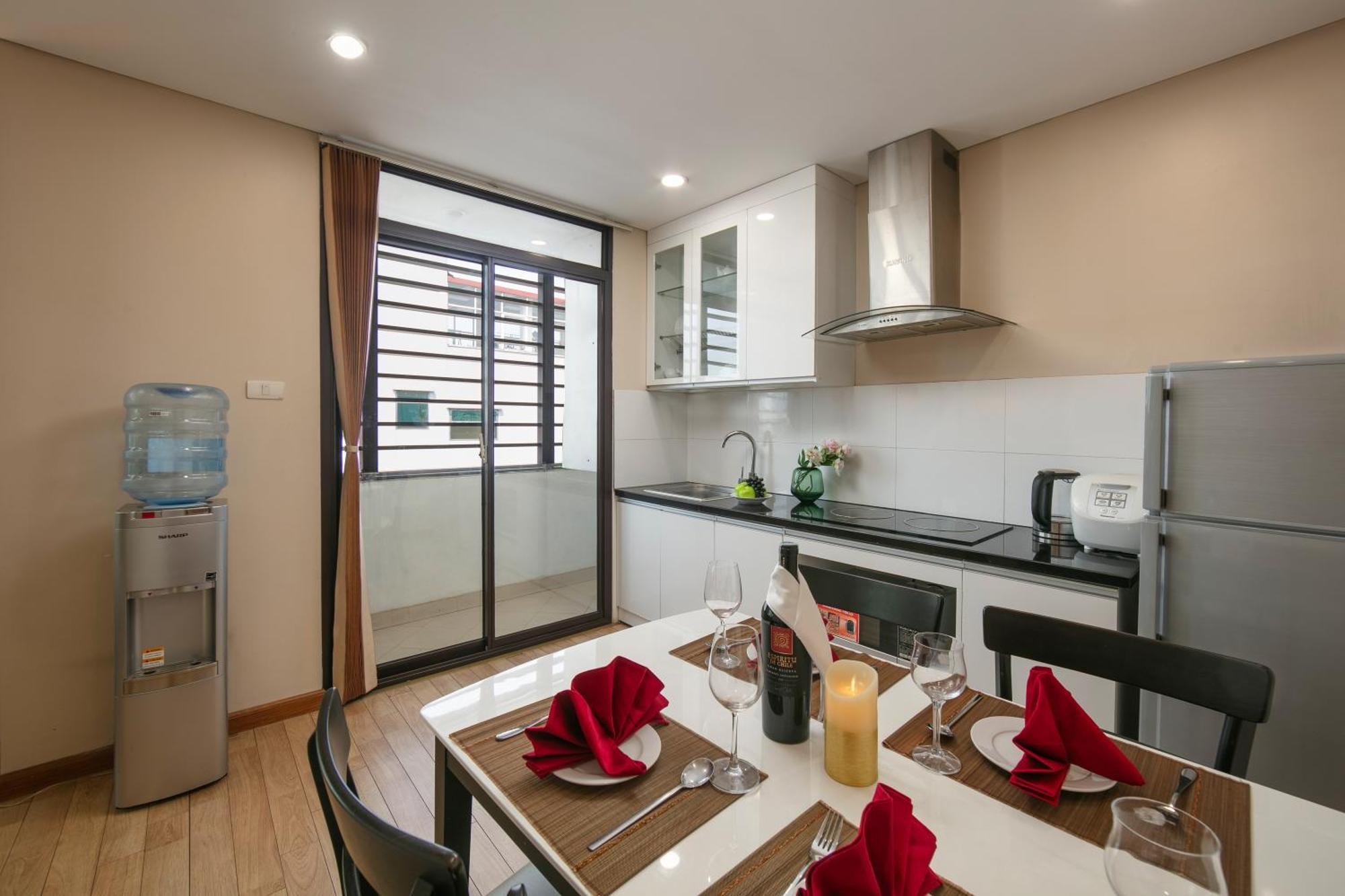 Hb Serviced Apartment - 121B Quan Hoa ハノイ市 エクステリア 写真