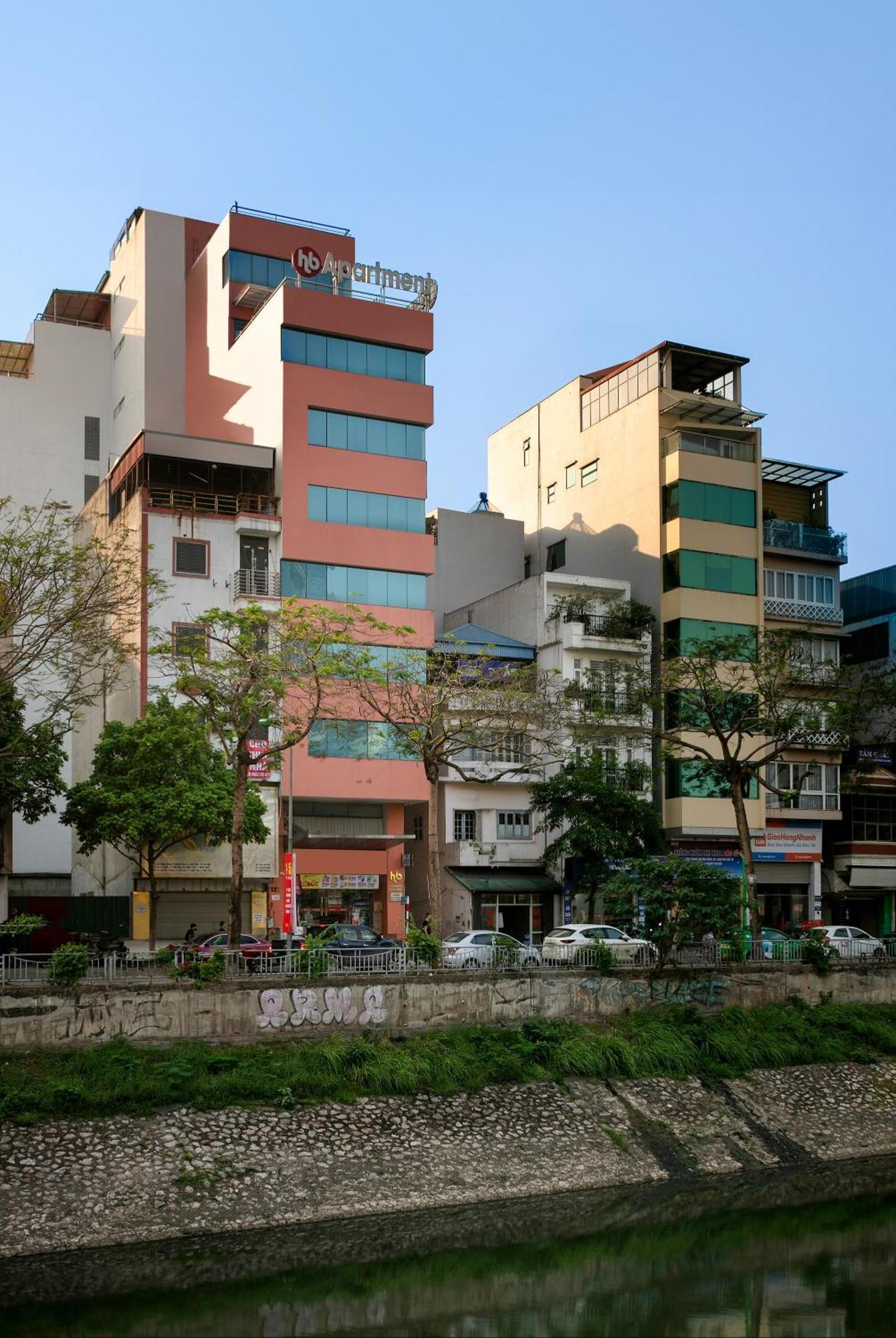 Hb Serviced Apartment - 121B Quan Hoa ハノイ市 エクステリア 写真