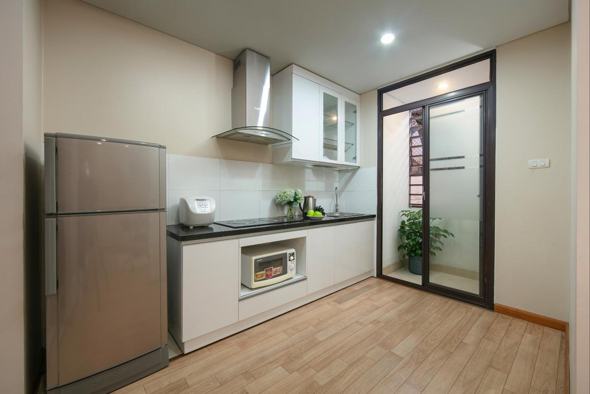 Hb Serviced Apartment - 121B Quan Hoa ハノイ市 エクステリア 写真
